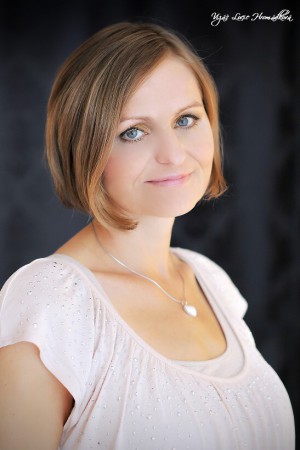 Make-up, vlasy a stylling má práce.